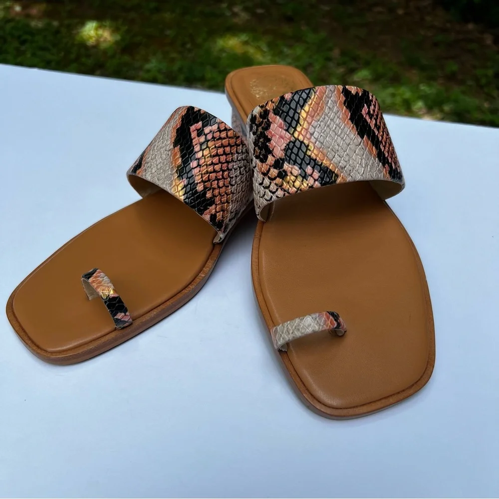 Vince Camuto Yelinda toe loop sandals size 9W/40 - Picture 2 of 9